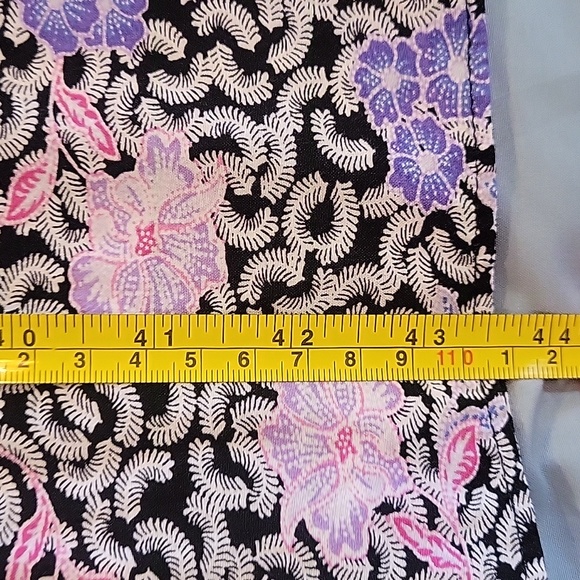 Loft V Neck Floral Dress - Picture 9 of 10